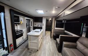 Great Family Escape with Outdoor kitchen