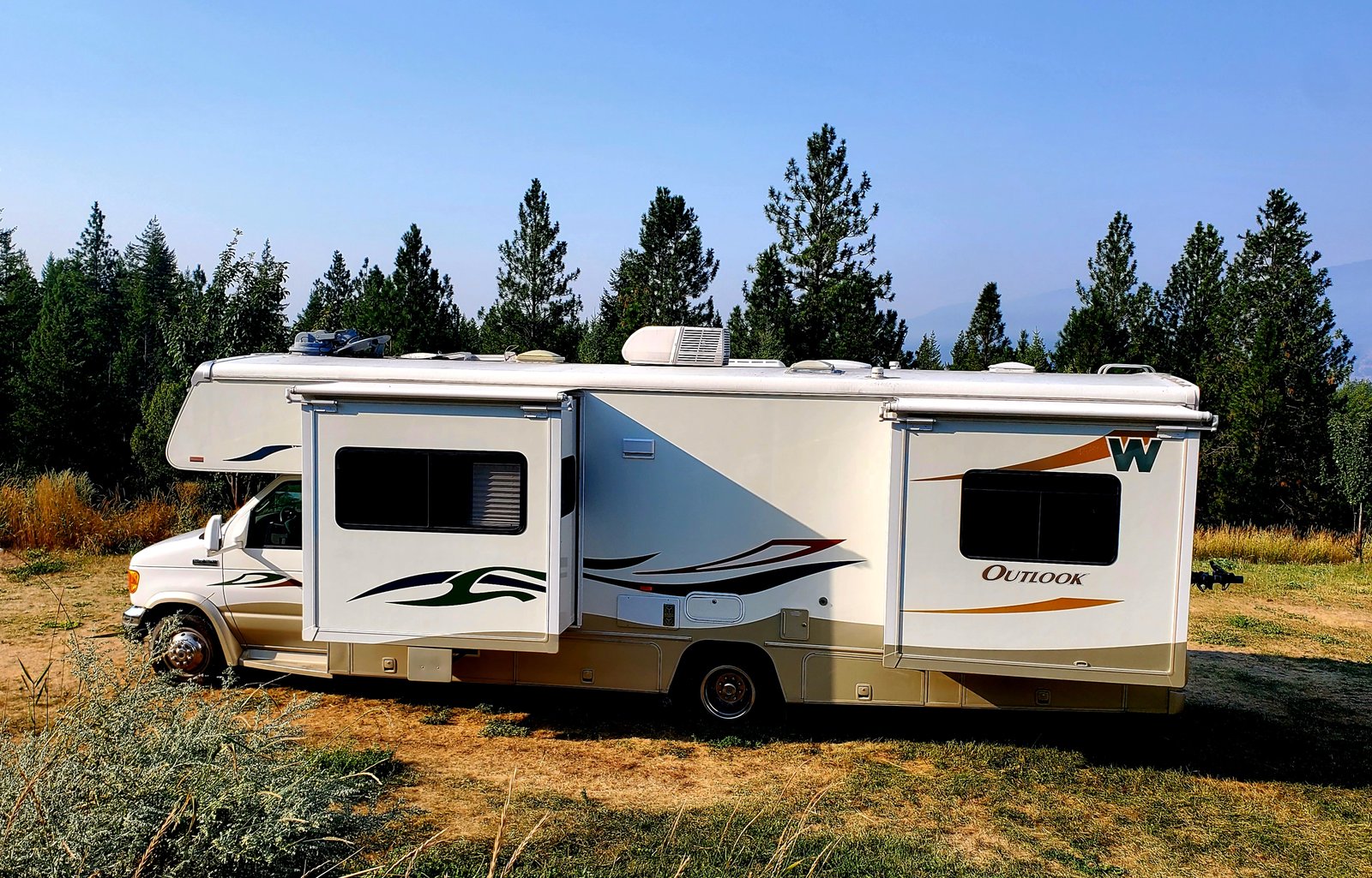 Beautiful, Spacious, Easy Driving Winnebago!