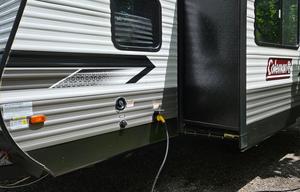 2023 Coleman 17B RV rental photo 3