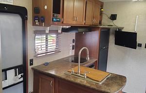 2015 Forest River RV Vengeance Super Sport 31V RV rental photo 4