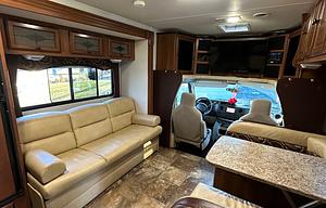2013 Coachmen RV Leprechaun 317SA Ford 450