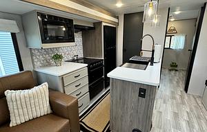 2024 Luxurious, Loaded & Spacious 2 Bdrm Pets Free