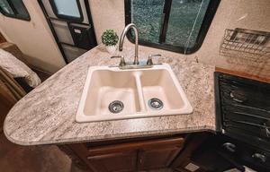 2016 Coachmen RV Apex Ultra-Lite