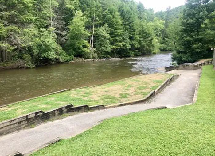 Toccoa River Sandy Bottoms Campground