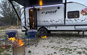 Honey Pod | Couples Solar Escape '22 Rpod