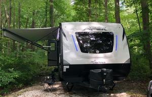 Apex Ultra-Lite 26’ 2021 Couples Camper