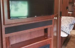 2017 Fleetwood RV Bounder 35K