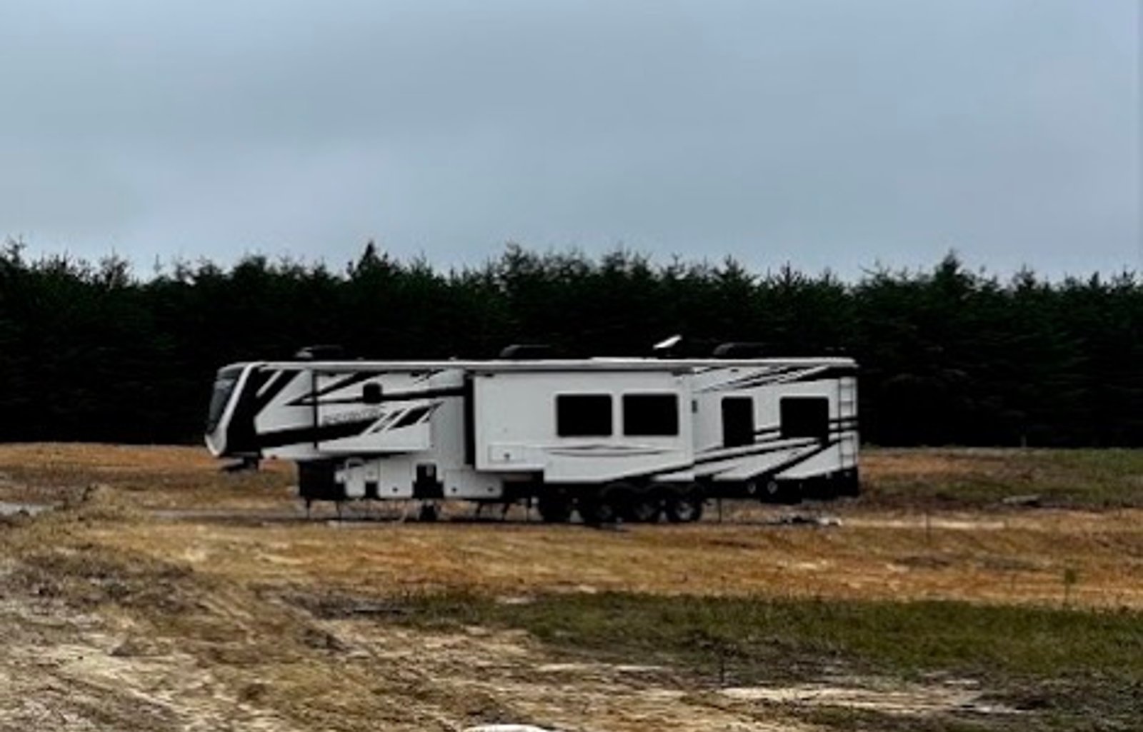Luxury Toy Hauler Adventure Awaits!