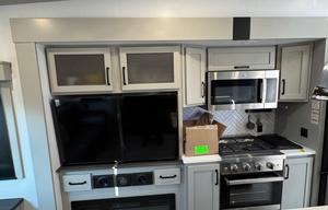 2025 Montana High Country 385 BR