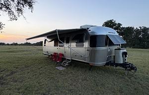 Airstream Glamping in Style/Remote OfficeStarlink