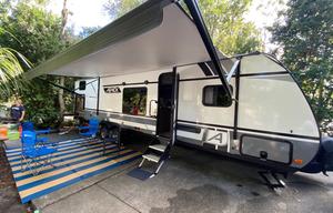 2021 30 ft Coachmen Apex Lite Trailer