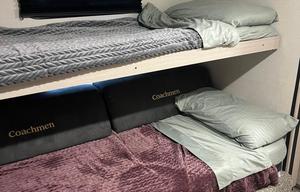 Family Bunkhouse Coachmen Apex Ultra-Lite 300BHS