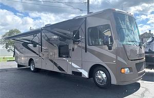 2014 Winnebago - Vista 35B
