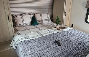 Spacious Shasta I-5–Sleeps 10 | Triple A/C & Bunks