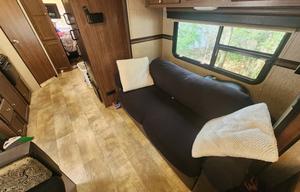 2015 Palomino SolAire 213 X RV rental photo 11
