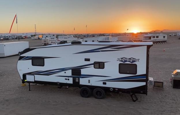RV- Sandsport toyhauler