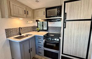 Fun Family Trailer! '22 Sundance Ultra Lite