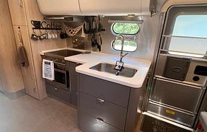 Airstream Globetrotter 27FB