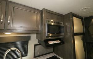 2020 Jayco Jay Flight SLX Western Edition 242BHSW RV rental photo 10