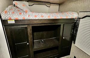 3 slides, Sleeps 10, 2 bedroom, Outdoor kitchen