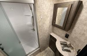 Sleeps 6 - Highland Ridge Light Spacious Trailer