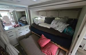 Thor Motorcoach Axis 25.6 Enjoy and Relax