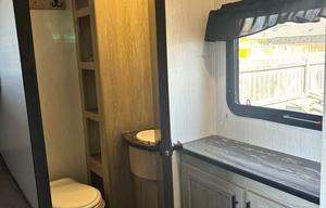 2022 Prowler 315BH RV rental photo 9