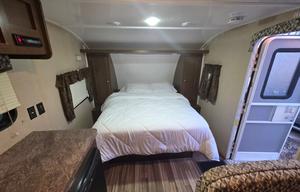 2016 Shasta RVs Flyte 185FQ RV rental photo 6