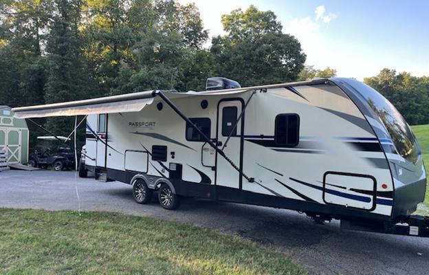2021 Passport Queen Master, Double corner bunks