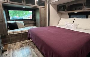 Sweet Retreat - Delivered luxury camper!