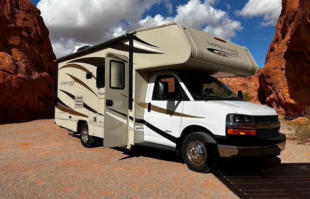 ❤️ Coachmen Leprechaun  Class C ❤️