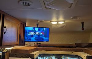 2014 Chevy RV of Altoona- Super Clean!