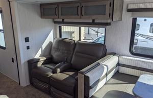 Lu&Ry's 2021 Puma bunkhouse