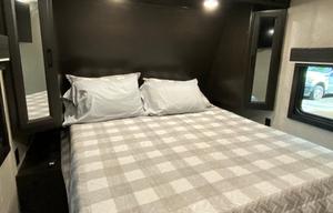 Impressive Family favorite RV! 3 slides 3 TV’s