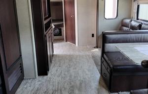 2020  DELLA TERRA 28 KRD,  34 ft SLEEPS 9