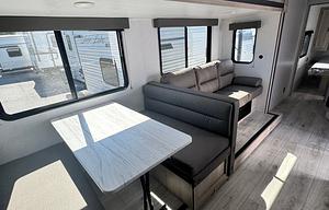 2024 Ahara 378BH-OK RV rental photo 4