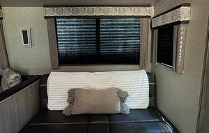 Fully stocked, Pet Friendly RV. SLEEPS up to 12!