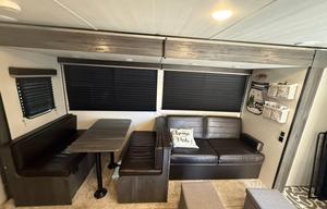Ruelle get away Camper kid and pet friendly.