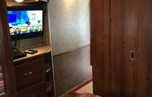 2014 Fleetwood RV Jamboree Sport 31M- LOW Miles