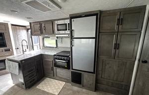 2021 Coachmen RV Apex Ultra-Lite 290BHS RV rental photo 5