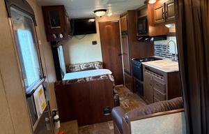 Jayco 22’ Simple to Use Travel Trailer!
