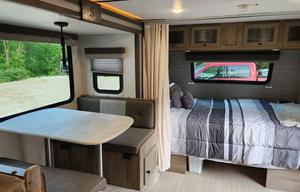 2021 Forest River RV Surveyor Legend 19BHLE RV rental photo 4