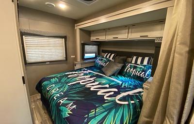 2021 Thor ACE 27.2 Motorcoach