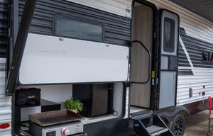 DOLLY | 2025 Della Terra Bunkhouse | Sleeps 8