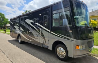 2013 Winnebago Vista 35F - FREE UNLIMITED INTERNET