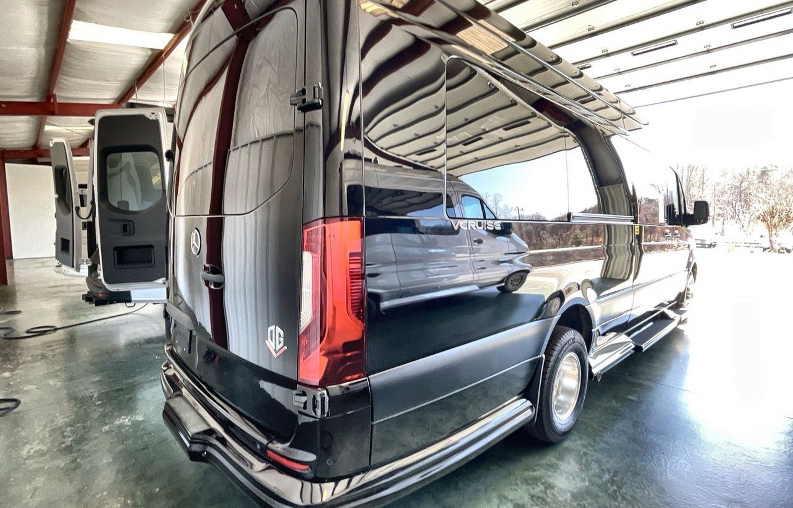 Luxury 10 Passenger Van with Bathroom