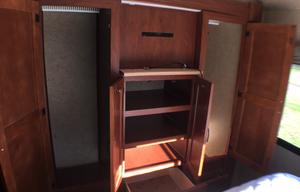 Sunseeker 32', Family Size Camping Machine, Luxury. This Motorhome is custom made, will make your trip unforgettable.