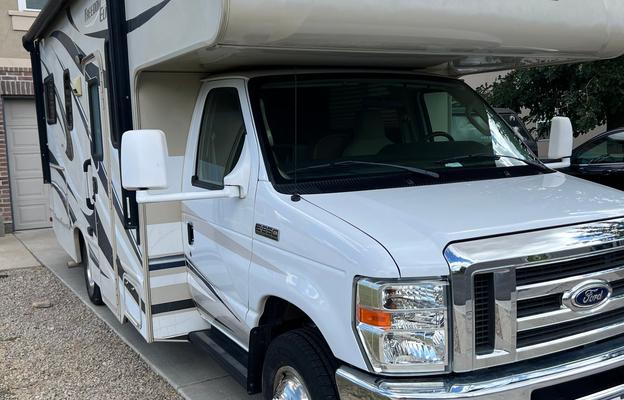 2015 Thor Motor Coach Freedom Elite 23H