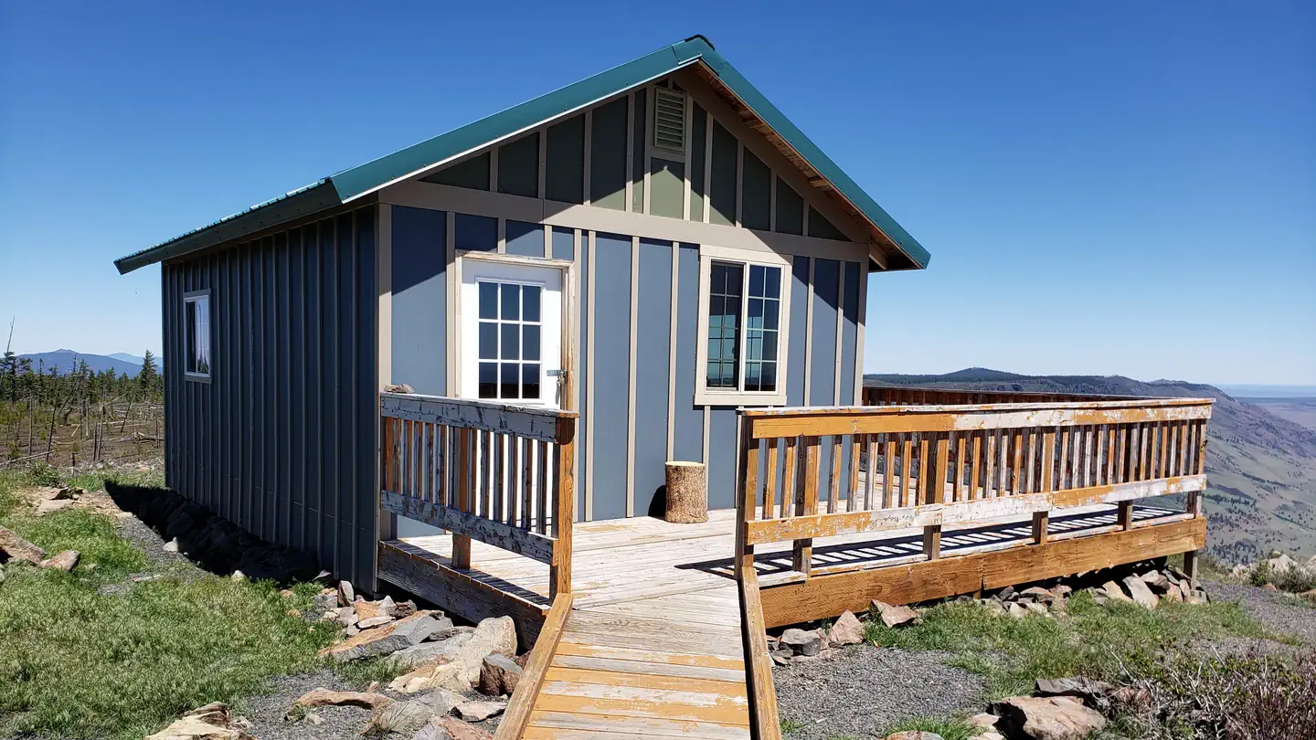 Fremont Point Cabin