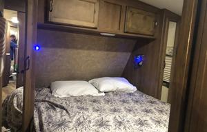 Spacious 26 footer with 2 slides...easy to haul!